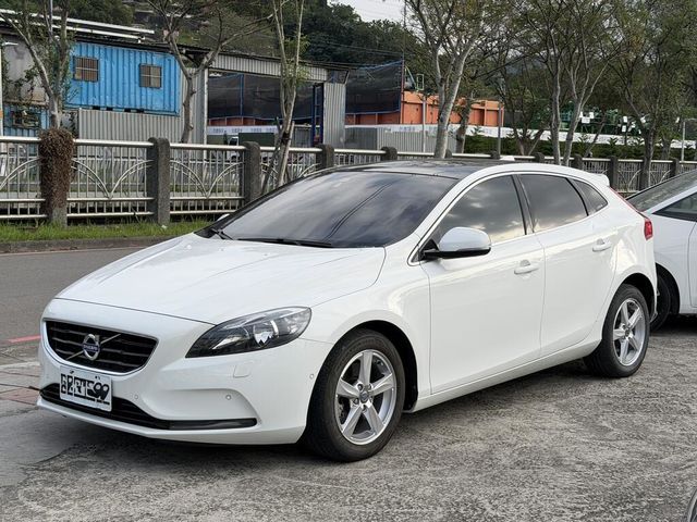 VOLVO富豪 V40  第1張相片