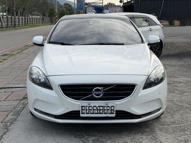 VOLVO富豪 V40  第3張相片