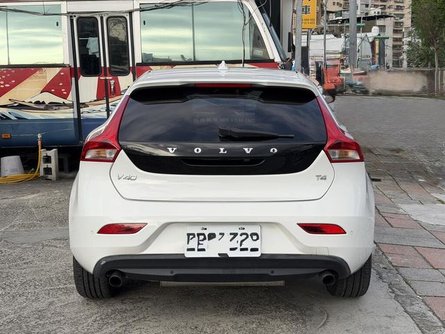 VOLVO富豪 V40  第4張相片