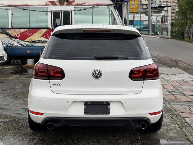 VOLKSWAGEN福斯 GOLF GTI  第4張相片