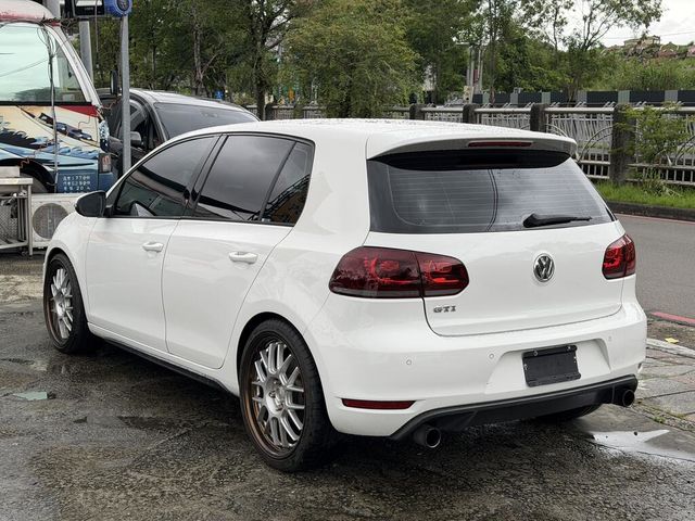 VOLKSWAGEN福斯 GOLF GTI  第6張相片