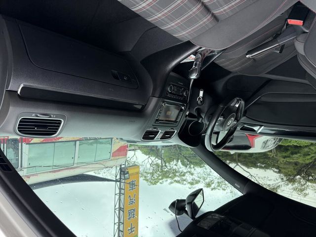 VOLKSWAGEN福斯 GOLF GTI  第10張相片