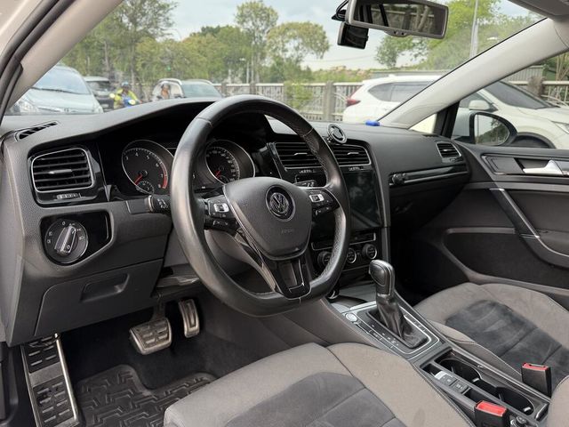 VOLKSWAGEN福斯 GOLF VARIANT  第7張相片