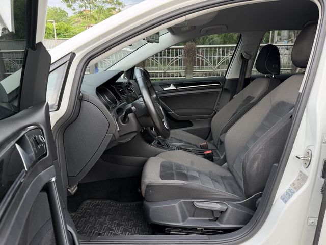 VOLKSWAGEN福斯 GOLF VARIANT  第8張相片