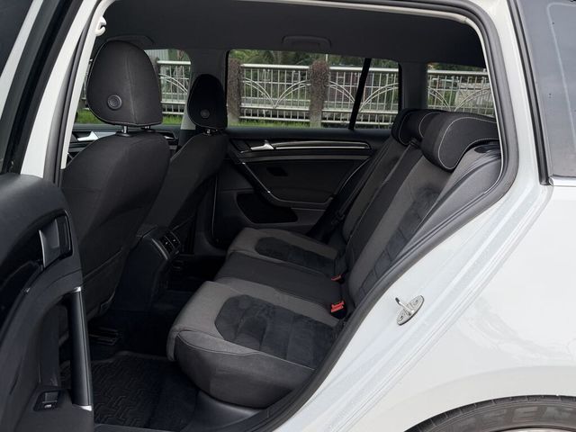 VOLKSWAGEN福斯 GOLF VARIANT  第9張相片
