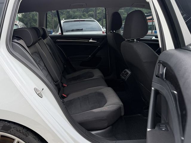 VOLKSWAGEN福斯 GOLF VARIANT  第13張相片
