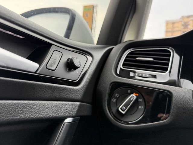 VOLKSWAGEN福斯 GOLF VARIANT  第16張相片