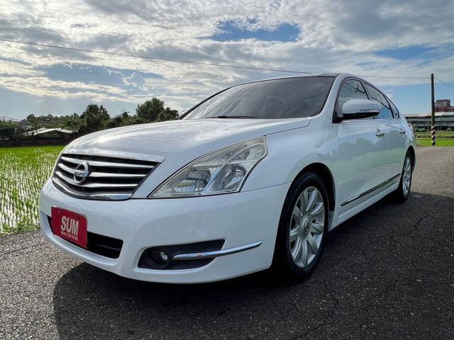 超大型舒適安全房車 頂級2_0.5升V6引擎 ikey全景天窗 雙電動椅 原版  第3張相片