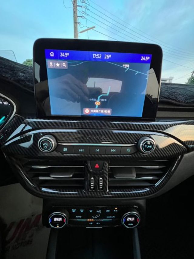 新車價87.8萬 四門旗艦版 182匹大馬力 全速域 盲點 抬頭 無線充電盤 保固2年5萬公里  第15張相片