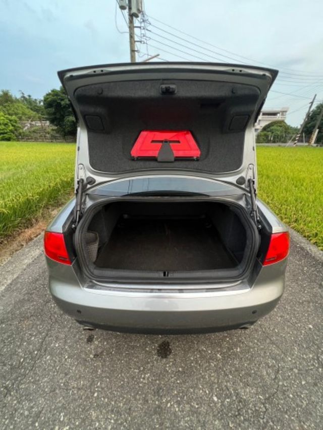 全網最優惠 車況來源最清楚 正一手車 1.8T 渦輪  七速手自排 雙前電動椅 天窗  換檔快撥  第7張相片