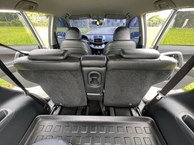 全網最優惠 車況來源最清楚 此車通病變速箱 剛整理好 有工單 別間車商不敢說的 我坦白告知 選配電動按摩椅  第12張相片
