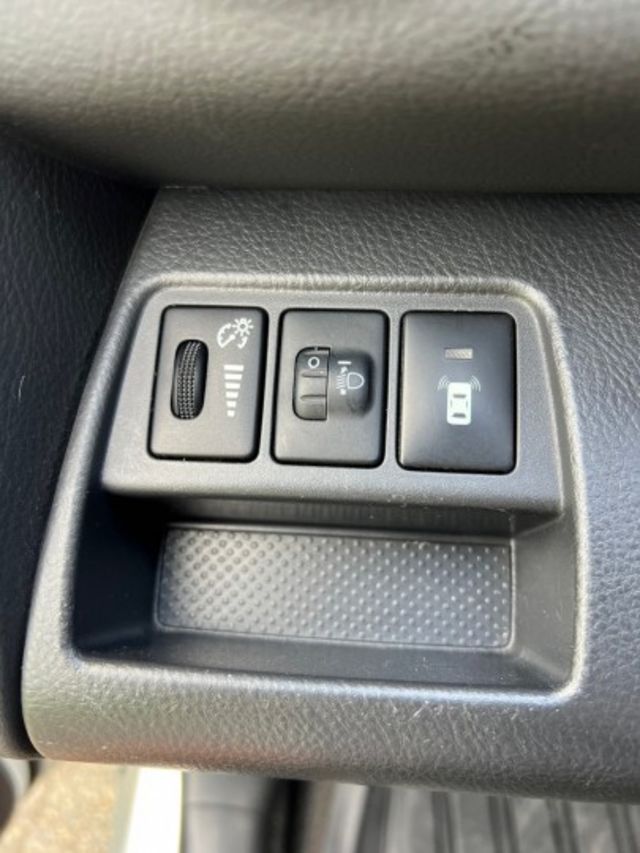 全網最優惠 車況來源最清楚 此車通病變速箱 剛整理好 有工單 別間車商不敢說的 我坦白告知 選配電動按摩椅  第18張相片