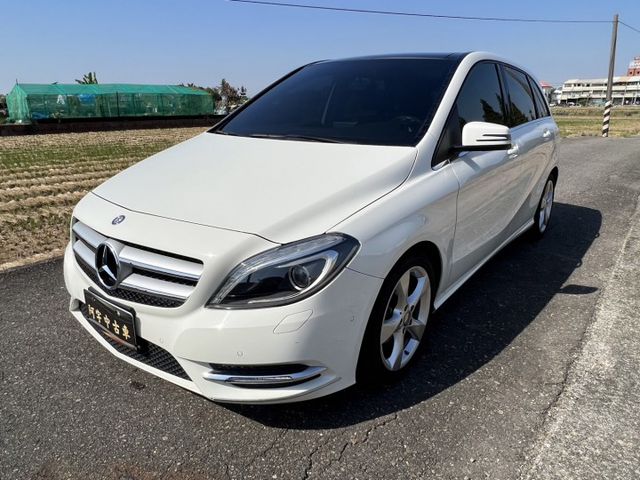 正一手醫師用車 B CLASS 最高規格 最高配備 全景天窗  B200 CDI 大馬力 超省油耗 高速21.2km  第1張相片