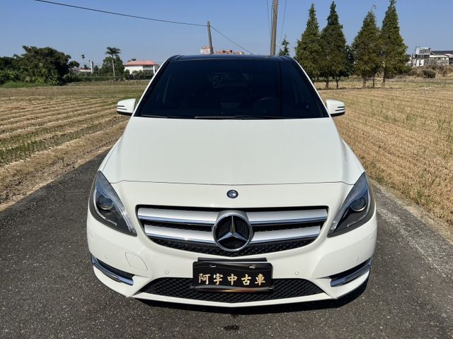 正一手醫師用車 B CLASS 最高規格 最高配備 全景天窗  B200 CDI 大馬力 超省油耗 高速21.2km  第3張相片