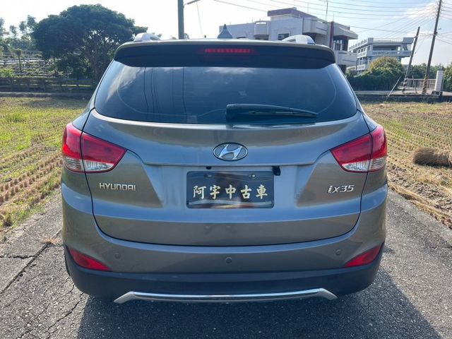 平價代步休旅車 高CP值 配備眾多 安卓主機 無線四輪獨立胎壓偵測器 前後雙錄行車紀錄器 定速 電動椅  第5張相片