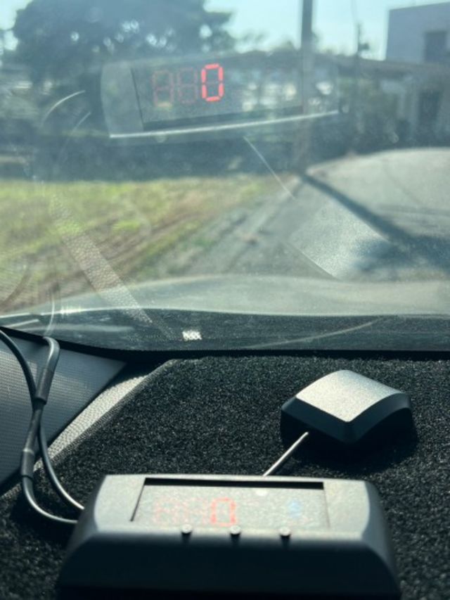 平價代步休旅車 高CP值 配備眾多 安卓主機 無線四輪獨立胎壓偵測器 前後雙錄行車紀錄器 定速 電動椅  第15張相片