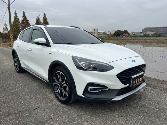 超高CP值跨界休旅車 Focus Active任性版 全程原廠保養 原廠3+3延長保固  ACC 無線充電盤 抬頭 盲點  第1張相片