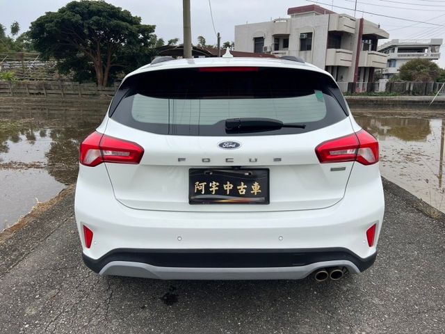超高CP值跨界休旅車 Focus Active任性版 全程原廠保養 原廠3+3延長保固  ACC 無線充電盤 抬頭 盲點  第5張相片