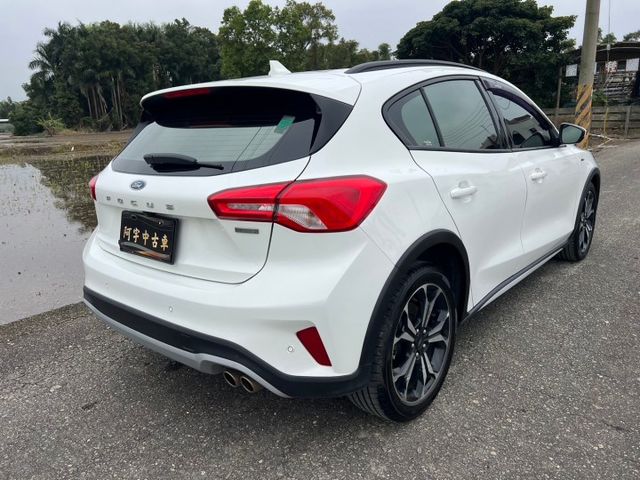 超高CP值跨界休旅車 Focus Active任性版 全程原廠保養 原廠3+3延長保固  ACC 無線充電盤 抬頭 盲點  第6張相片
