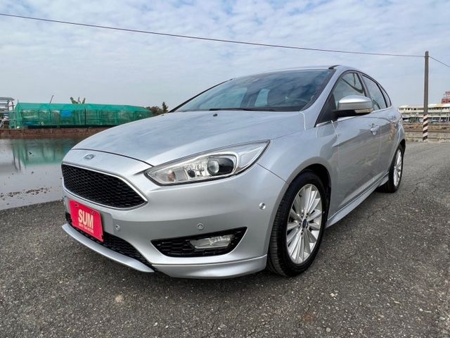 小改款馬丁頭1.5T  頂級S運動版 新車價89.9 配備超滿原版件 全車空力套件 自動停車 盲點 天窗 車道偏移修正  第3張相片