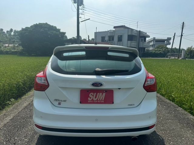 2014年 佛克斯五門柴油小鋼炮 超低里程  車庫一手車 省油省稅金  第5張相片
