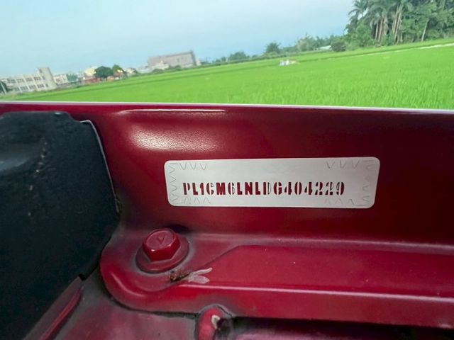 正一手車 手排 車況超級好 引擎室無漏油 高速平路都沒問題 全新備品一堆  第17張相片