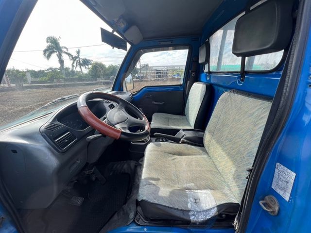 超平價實用的小貨車 三面帆布 買回去直接賺錢  第7張相片