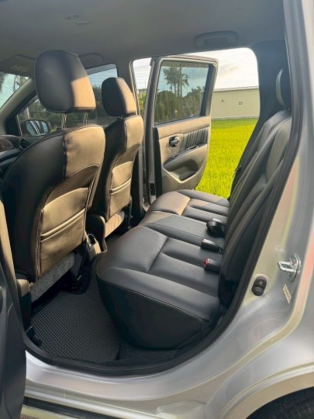 NISSAN全車系 LIVINA 專賣店 本身日產新車業務出身 趕緊賞車試乘 讓我破除你對玻璃變速箱的疑慮  超實用的一  第8張相片