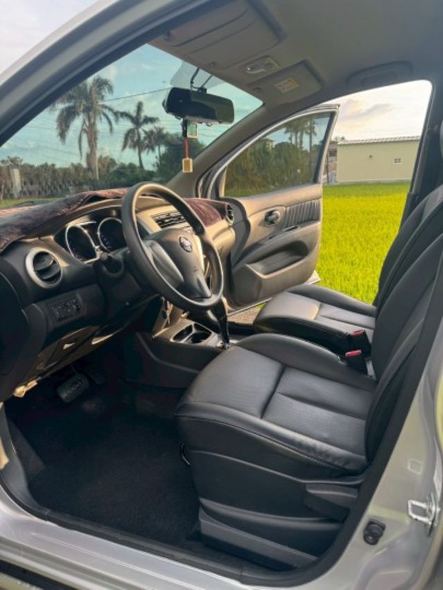 NISSAN全車系 LIVINA 專賣店 本身日產新車業務出身 趕緊賞車試乘 讓我破除你對玻璃變速箱的疑慮  超實用的一  第10張相片