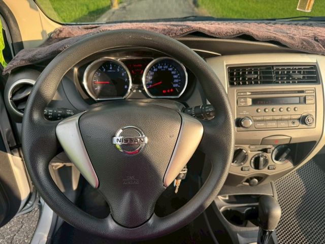 NISSAN全車系 LIVINA 專賣店 本身日產新車業務出身 趕緊賞車試乘 讓我破除你對玻璃變速箱的疑慮  超實用的一  第11張相片