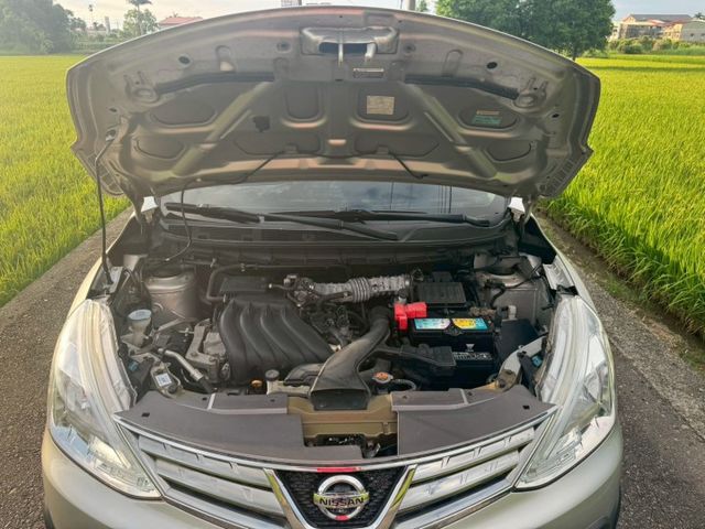 NISSAN全車系 LIVINA 專賣店 本身日產新車業務出身 趕緊賞車試乘 讓我破除你對玻璃變速箱的疑慮  超實用的一  第14張相片