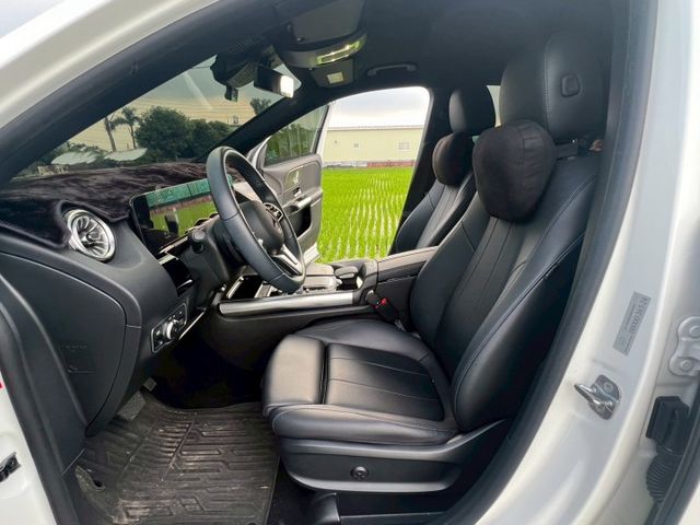 總代理 一手女用車 全程原廠保養 原廠保固中 盲點 環景 歡迎賞車議價  第9張相片