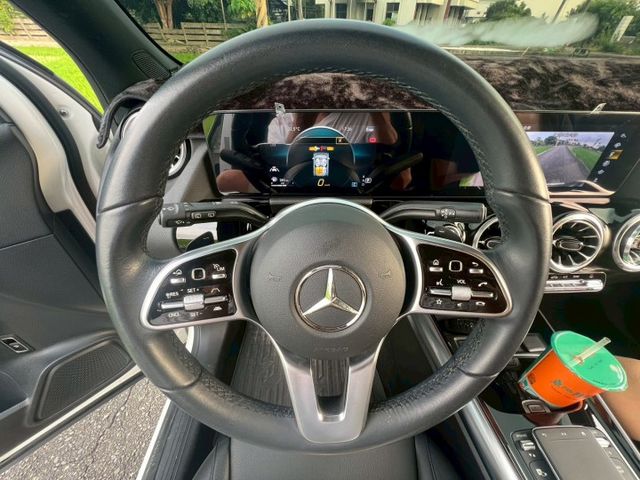 總代理 一手女用車 全程原廠保養 原廠保固中 盲點 環景 歡迎賞車議價  第11張相片