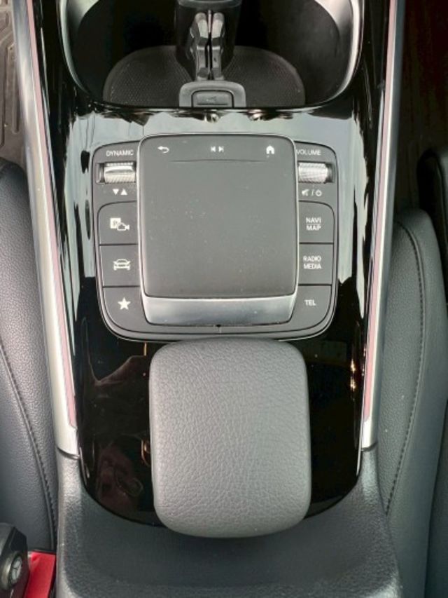 總代理 一手女用車 全程原廠保養 原廠保固中 盲點 環景 歡迎賞車議價  第14張相片