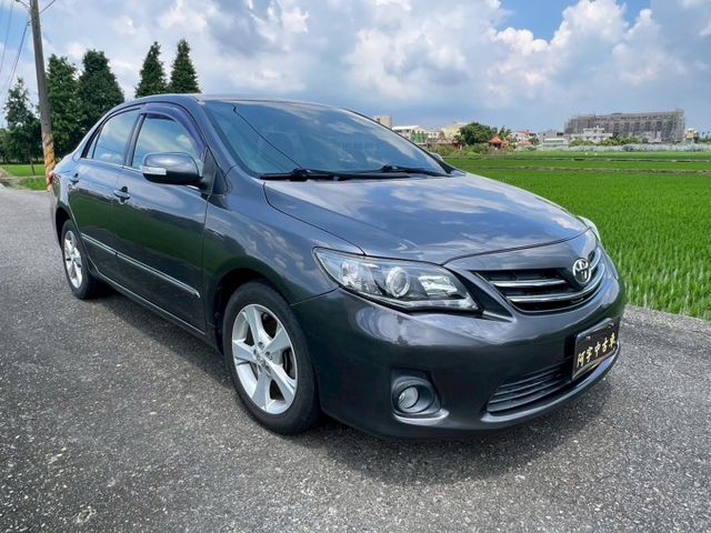 市場稀有 2.0ALTIS 小改款 CVT 超省油  配備超好 免鑰駛啟動 換檔快撥鍵 駕駛座電動座椅 天窗  第1張相片