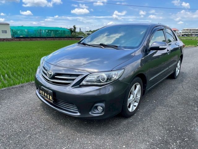 市場稀有 2.0ALTIS 小改款 CVT 超省油  配備超好 免鑰駛啟動 換檔快撥鍵 駕駛座電動座椅 天窗  第3張相片