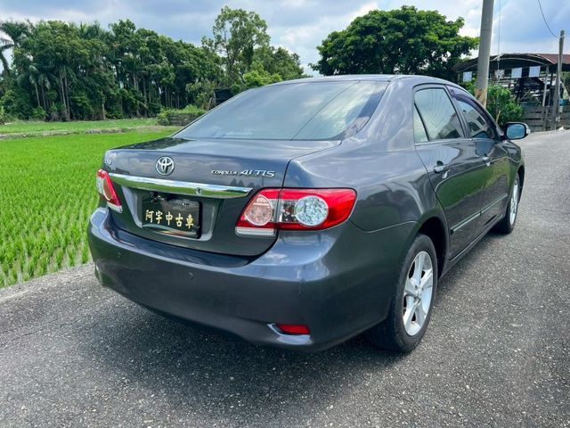 市場稀有 2.0ALTIS 小改款 CVT 超省油  配備超好 免鑰駛啟動 換檔快撥鍵 駕駛座電動座椅 天窗  第6張相片