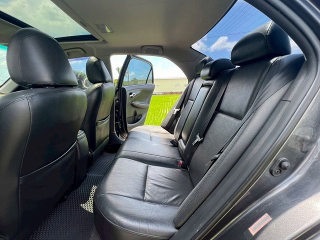 市場稀有 2.0ALTIS 小改款 CVT 超省油  配備超好 免鑰駛啟動 換檔快撥鍵 駕駛座電動座椅 天窗  第8張相片