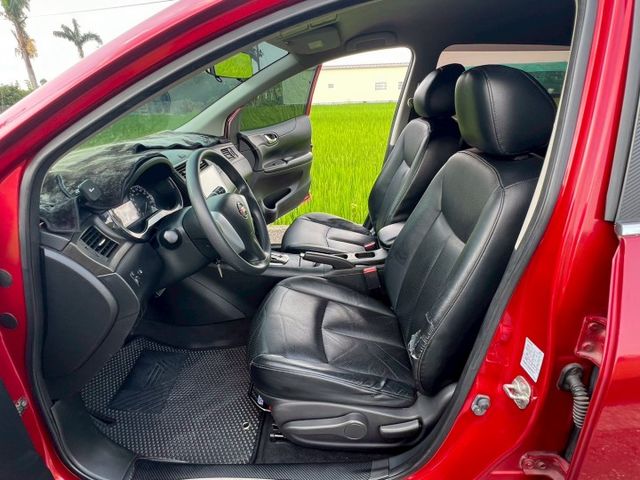 NISSAN 認證專賣店 BIG TIIDA   超大舒適空間 超省油 優質代步車首選  第11張相片