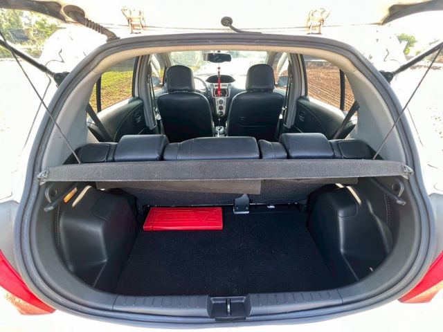 市區小車代步首選 YARIS 稀有大G IKEY版本  恆溫 電摺 歡迎女性入主  第7張相片