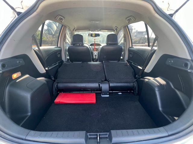 市區小車代步首選 YARIS 稀有大G IKEY版本  恆溫 電摺 歡迎女性入主  第8張相片