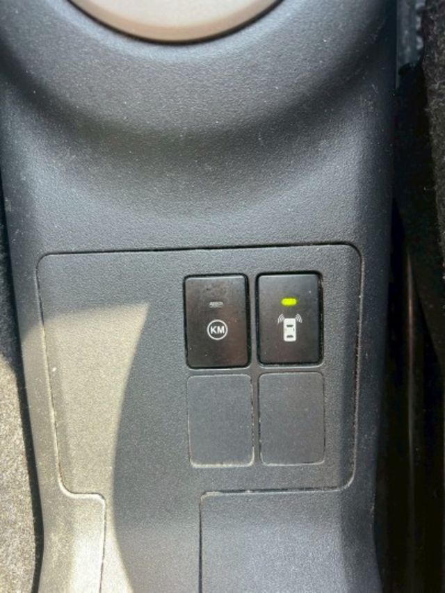 市區小車代步首選 YARIS 稀有大G IKEY版本  恆溫 電摺 歡迎女性入主  第15張相片