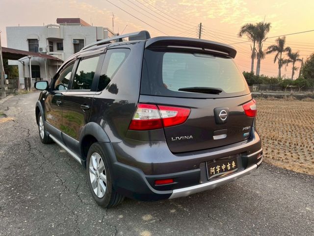 NISSAN 認證專賣店 正一手車 稀有旗艦版本 IKEY 恆溫 抬頭 電自動收折後視鏡  全程原廠保養  第4張相片