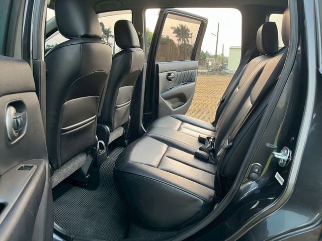 NISSAN 認證專賣店 正一手車 稀有旗艦版本 IKEY 恆溫 抬頭 電自動收折後視鏡  全程原廠保養  第9張相片