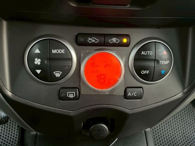 NISSAN 認證專賣店 正一手車 稀有旗艦版本 IKEY 恆溫 抬頭 電自動收折後視鏡  全程原廠保養  第16張相片