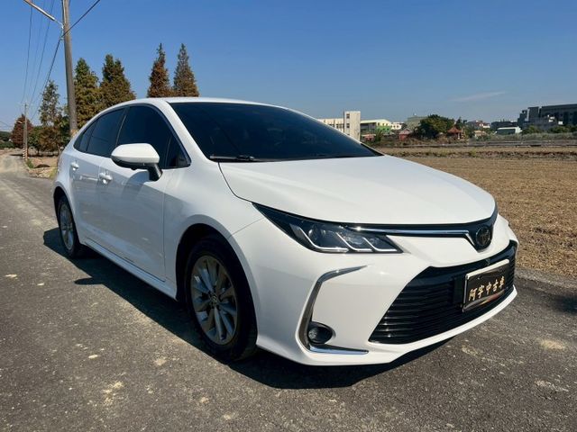 市場超稀少 旗艦影音超滿配 新車已停產 LED尾燈 環景 數位七吋MID 駕駛電動八向附電動腰靠 排檔鎖 七彩氣氛燈  第1張相片