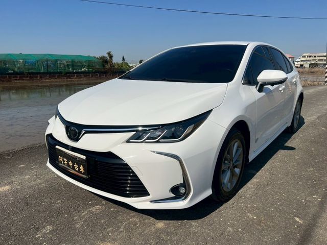 市場超稀少 旗艦影音超滿配 新車已停產 LED尾燈 環景 數位七吋MID 駕駛電動八向附電動腰靠 排檔鎖 七彩氣氛燈  第3張相片