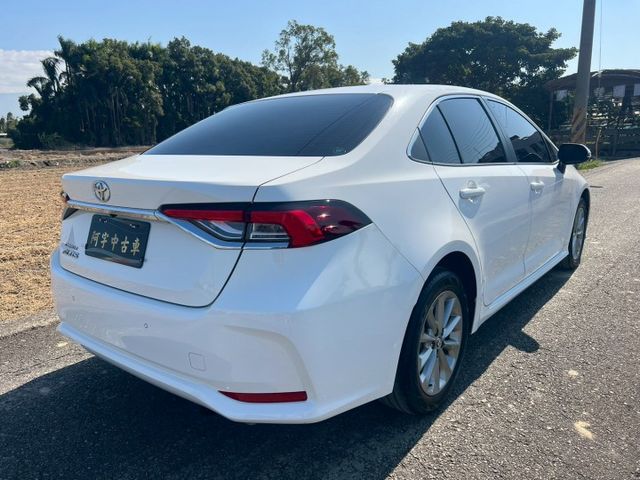 市場超稀少 旗艦影音超滿配 新車已停產 LED尾燈 環景 數位七吋MID 駕駛電動八向附電動腰靠 排檔鎖 七彩氣氛燈  第6張相片