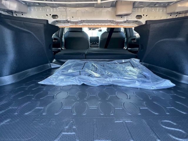 市場超稀少 旗艦影音超滿配 新車已停產 LED尾燈 環景 數位七吋MID 駕駛電動八向附電動腰靠 排檔鎖 七彩氣氛燈  第8張相片