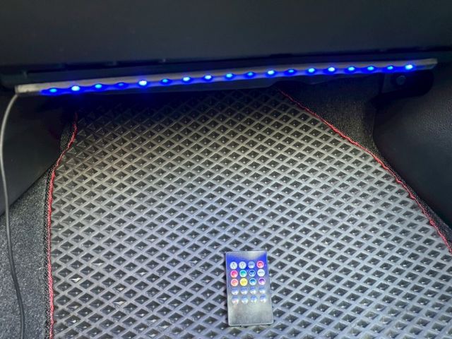 市場超稀少 旗艦影音超滿配 新車已停產 LED尾燈 環景 數位七吋MID 駕駛電動八向附電動腰靠 排檔鎖 七彩氣氛燈  第20張相片